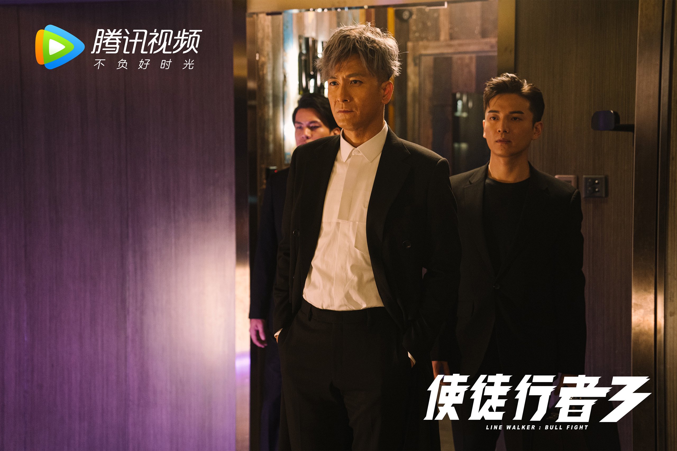 开云官方-2018年季后赛：库里关键三分逆转取胜，赢得全场喝彩，2018nba总决赛库里场均数据